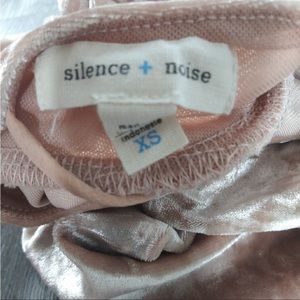 Silence + Noise Peach Velvet Romper Sz XS